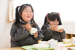 給食中